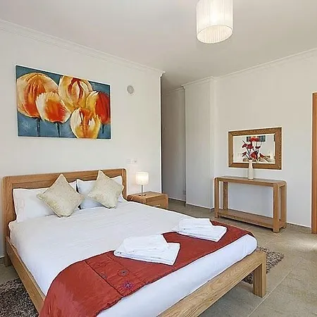 Luxury Near City Center Apartment