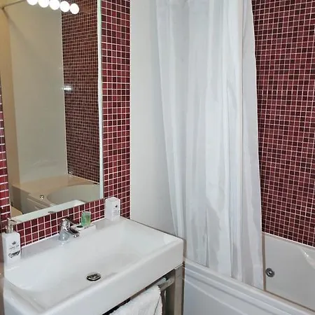 Luxury Near City Center